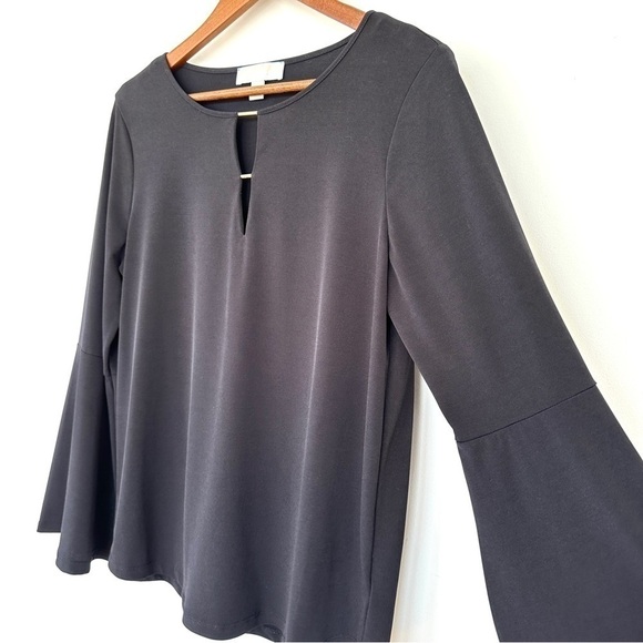 Michael Kors top with split neck, bell sleeves, loose fitting, stretch knit - Picture 5 of 12